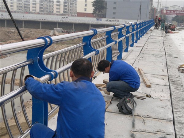 大理不锈钢桥梁护栏除锈维护的重要性及其方法